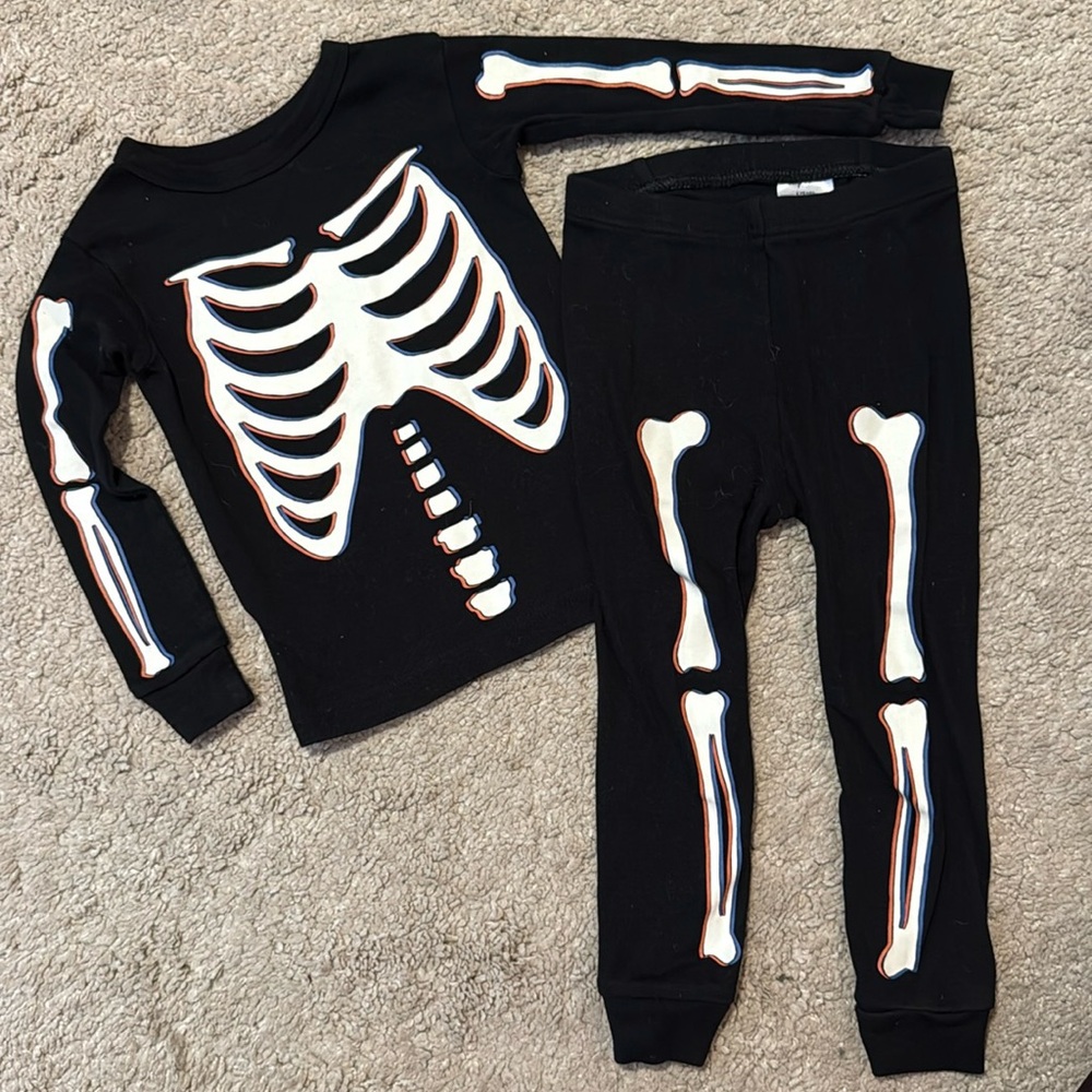 New Baby GAP glow in the dark skeleton organic cotton pajamas pj set costume 2